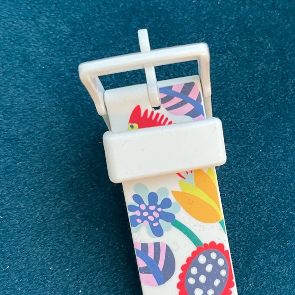 Adorable floral Swatch watch đź‘€ - Picture 5 of 9